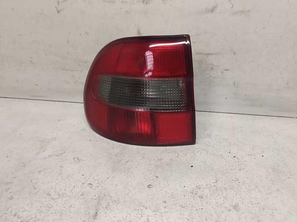 FEU ARRIERE GAUCHE VOLVO - Vue 1